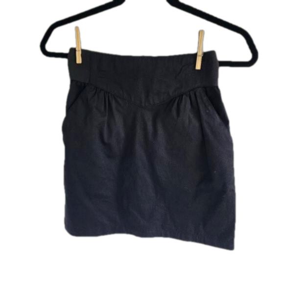 Divided Black Mini Skirt Size 4 with Back Zipper and Side Pockets - Picture 1 of 7